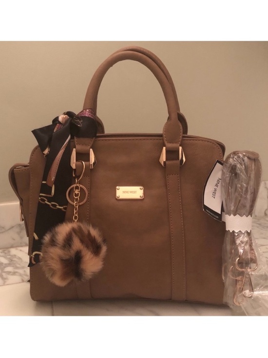 Nine West Handbags - NWT 💫 Nine West Dasher - Sand Purse